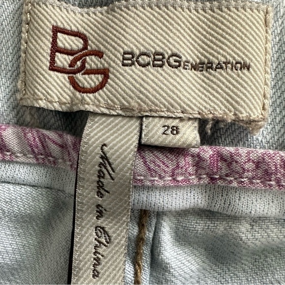 BCBGeneration Vintage 90s Light Denim Wide Leg Flare Jeans, 28 - Picture 8 of 13